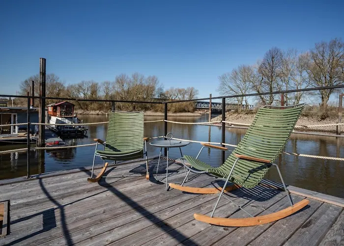 Wunderschoenes Hausboot Agathe *