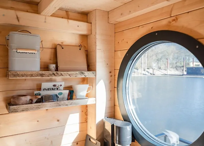 Wunderschoenes Hausboot Agathe Botel *